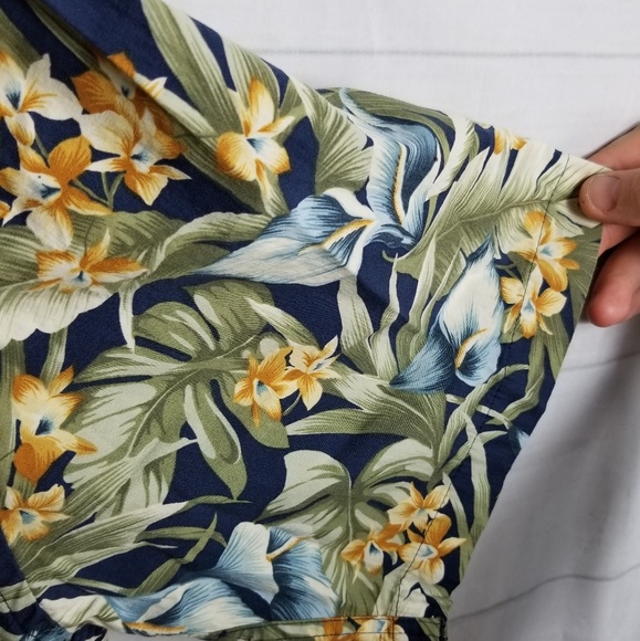 Floral Hawaiian style Button Down Shirt - Picture 4 of 6